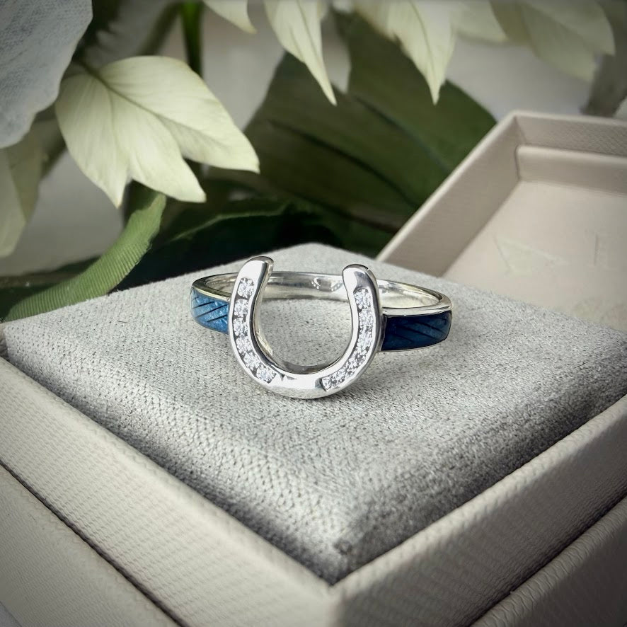 .925 Sterling Silver Horse Shoe Crystal Ring