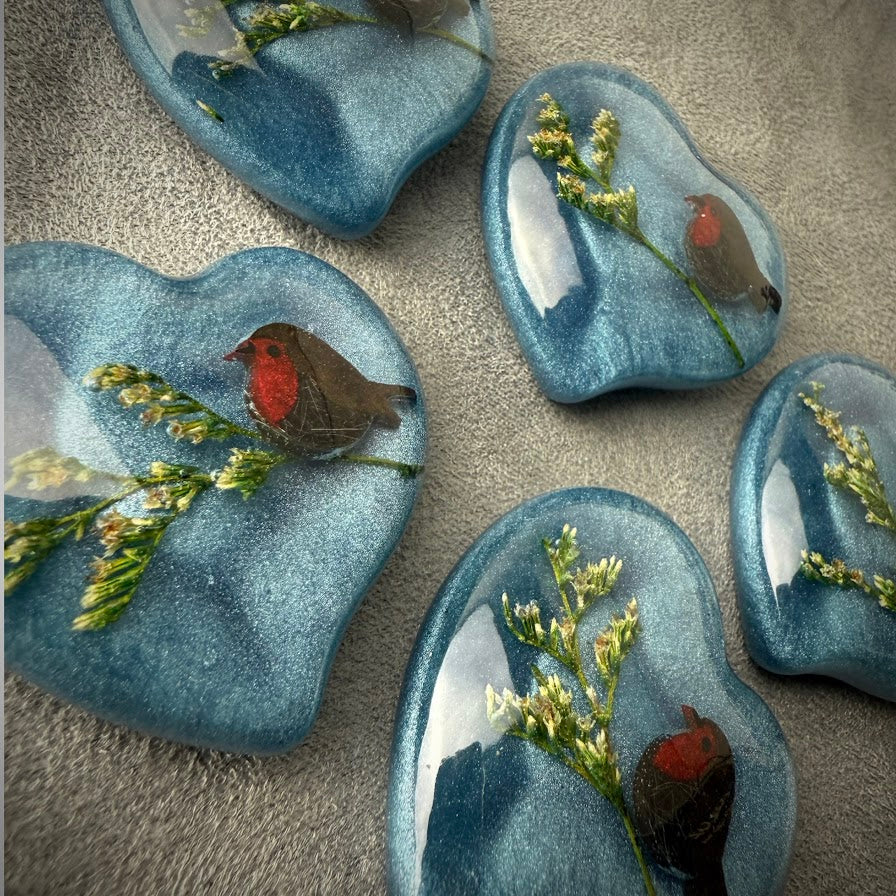 Wavy Heart Robin Memorial Pebble