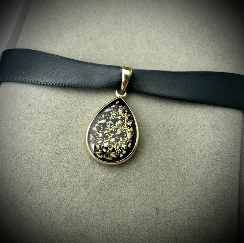 9ct Yellow Gold Teardrop Memorial Pendant