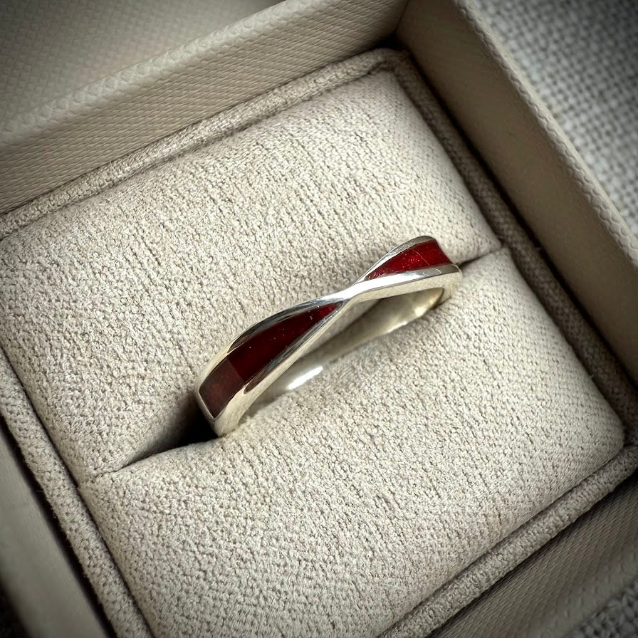 Sterling Silver Twist Memorial Ring