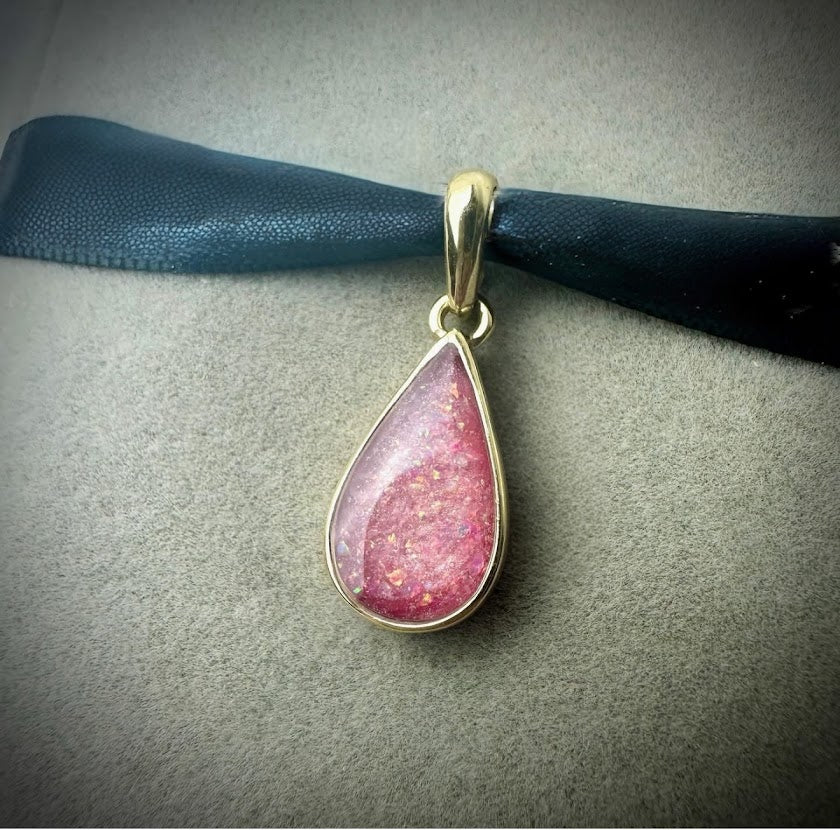 9ct Yellow Gold Petite Teardrop Memorial Pendant