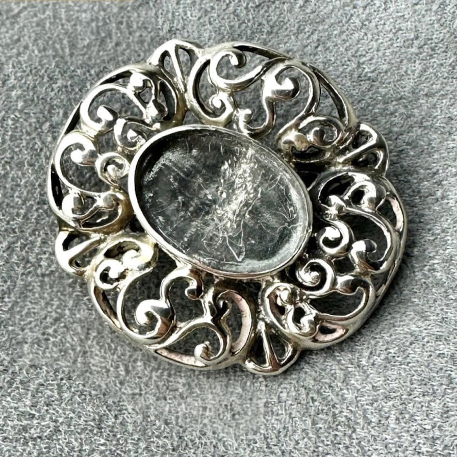 Sterling Silver Vintage Flower Memorial Brooch / Pin