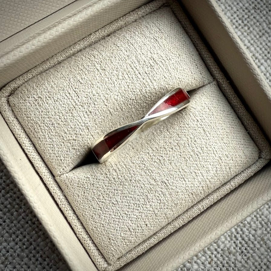 Sterling Silver Twist Memorial Ring