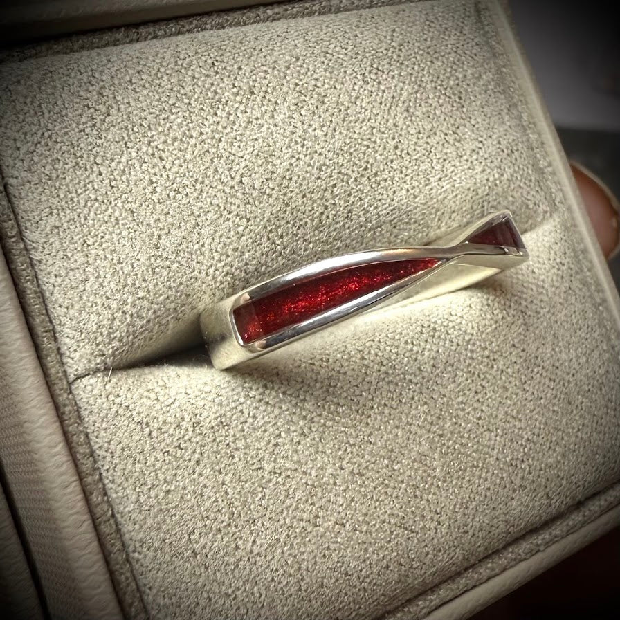 Sterling Silver Twist Memorial Ring