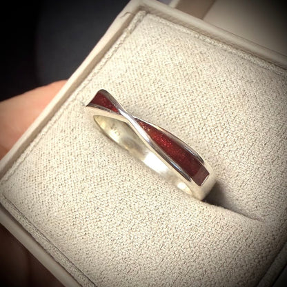 Sterling Silver Twist Memorial Ring
